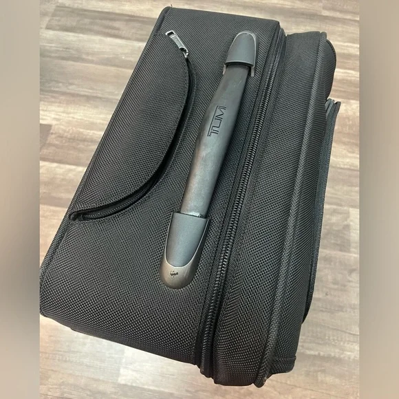 Tumi G4 Wheeled Convertible Computer Brief Packing Case Black 17.5X14X8